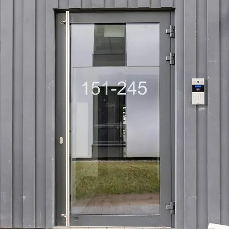 Ozo Eco 5 Self Check-in 24h *